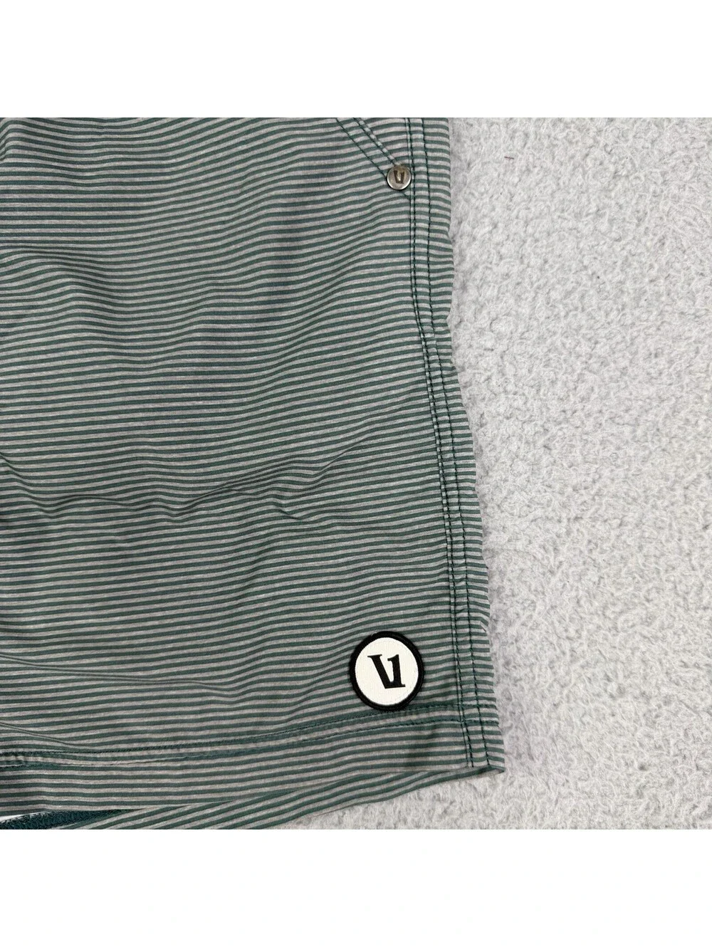 Vuori Kore Lined Green Striped Shorts Men's XS 28x7 Gym Training Performance